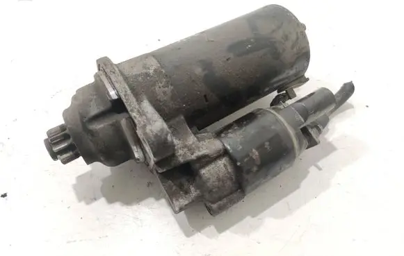 Volkswagen Golf V Starter motor 02Z911023F