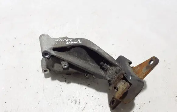 Volkswagen Amarok Engine mounting bracket 03L199307