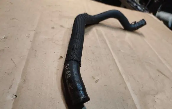 Chrysler Sebring (ST-22 - JR) Engine coolant pipe/hose 