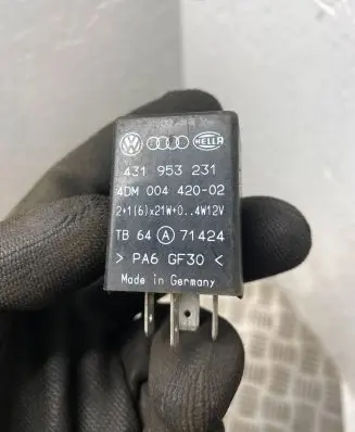 Volkswagen Transporter - Caravelle T4 Other relay 431953231 4DM00442002