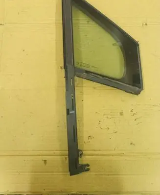 Peugeot 5008 Front door vent window glass four-door