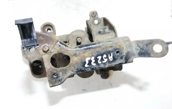 Toyota Aygo AB10 Engine mount bracket