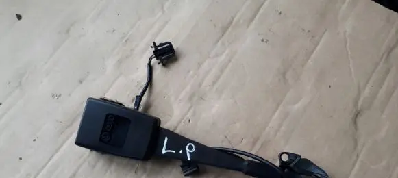 Audi A4 S4 B8 8K Front seatbelt buckle 8K0857755F