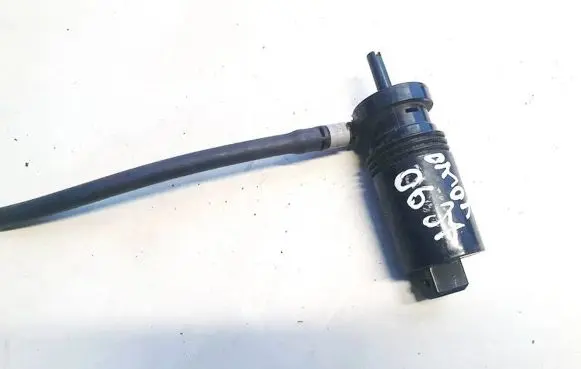 Volvo XC90 Windscreen/windshield washer pump