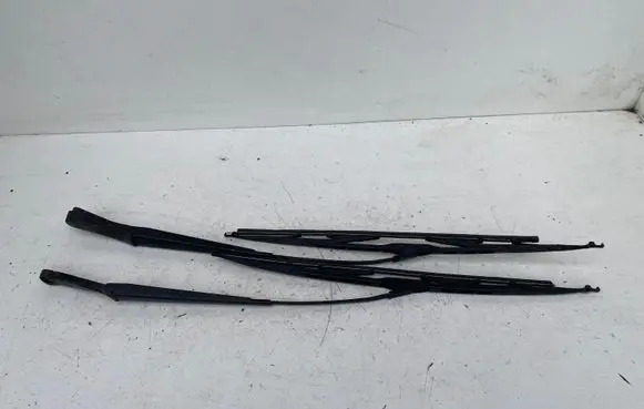Opel Zafira A Front wiper blade arm