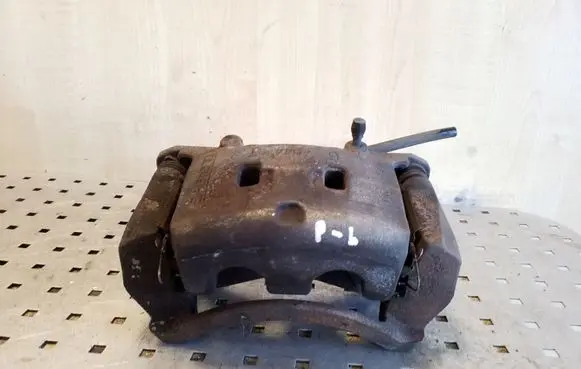 Nissan X-Trail T32 Front brake caliper