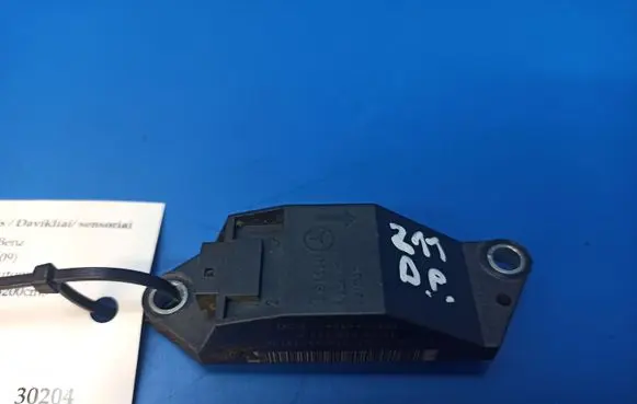 Mercedes-Benz E W211 Airbag deployment crash/impact sensor A0018209326