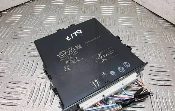 Toyota Yaris Keyless (KESSY) go control unit/module 899900D170