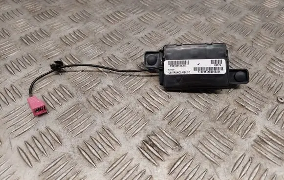Chrysler Pacifica Antenna control unit P68186558AA