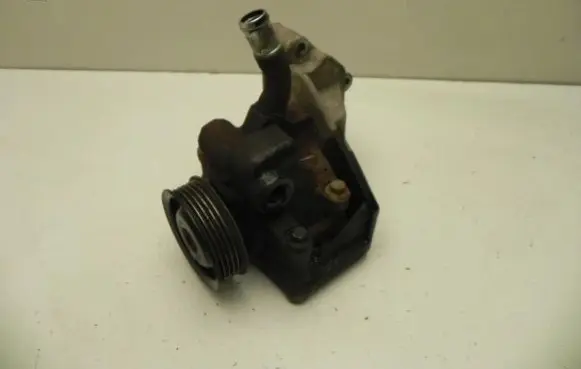 Ford Fiesta Power steering pump 6BB1630 VD8340