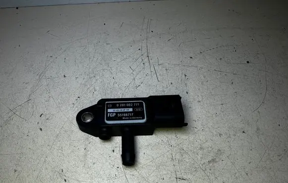 Opel Astra H Air pressure sensor 55198717 0281002771