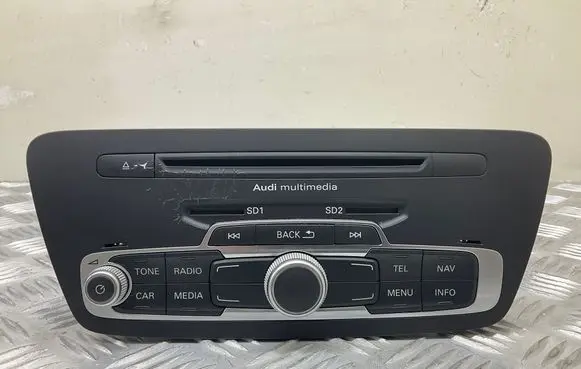Audi Q3 8U Radio/CD/DVD/GPS head unit 8U0035192E
