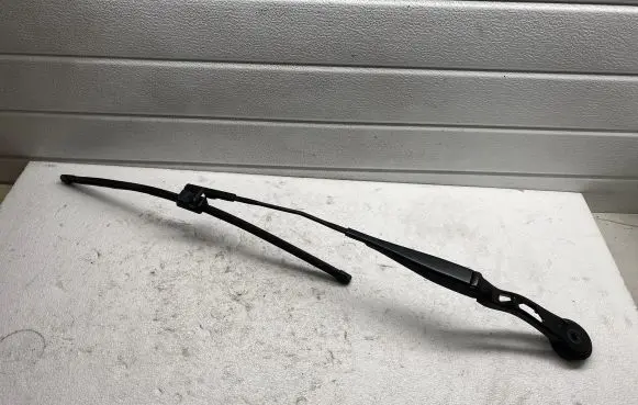 BMW i3 Front wiper blade arm 7322164