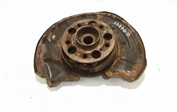 Rear wheel hub
