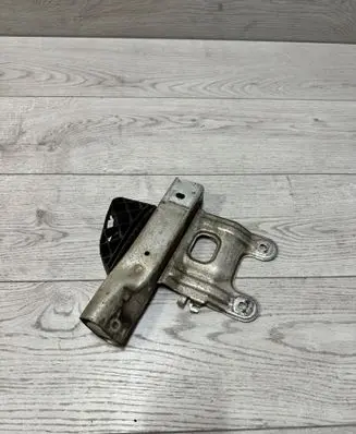BMW M3 F80 Radiator support slam panel bracket 7266194 10031013 181112