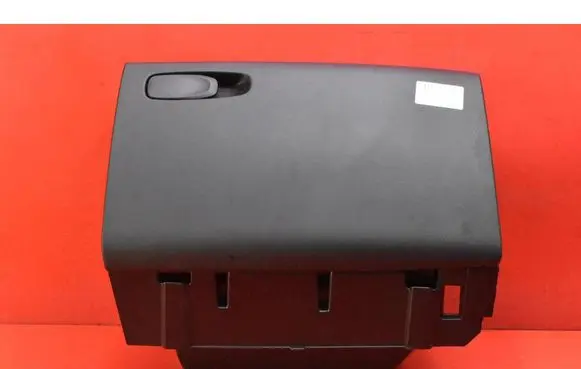 Volvo V40 Glove box 