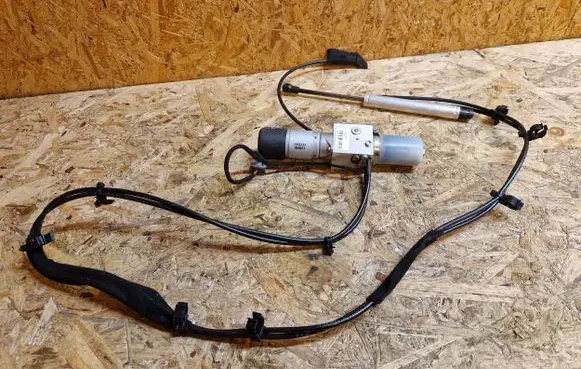Volvo V70 Tailgate hydraulic set 31299153 DAI1110930 UT0A10040257