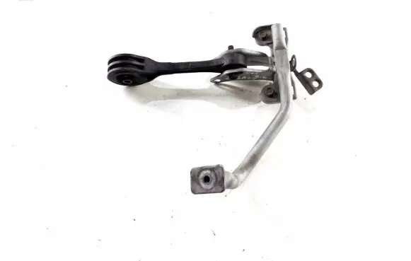 Subaru Legacy Engine mounting bracket