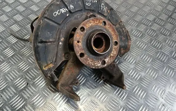 Skoda Octavia Mk2 (1Z) Front wheel hub spindle knuckle
