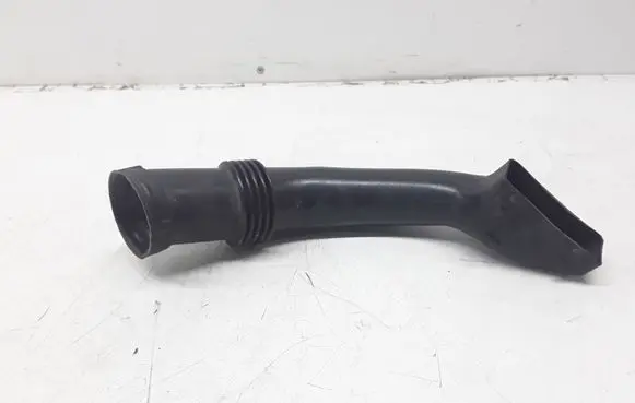 Audi A8 S8 D2 4D Air intake duct part 078129643