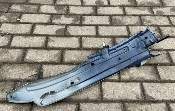 Audi Q7 4L Fender mounting bracket 4L0805175 4L0805157B