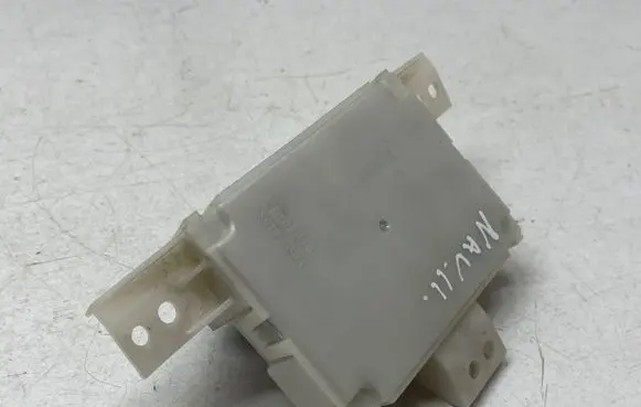 Nissan Navara D23 Air conditioning/heating control unit 277605KJ2B
