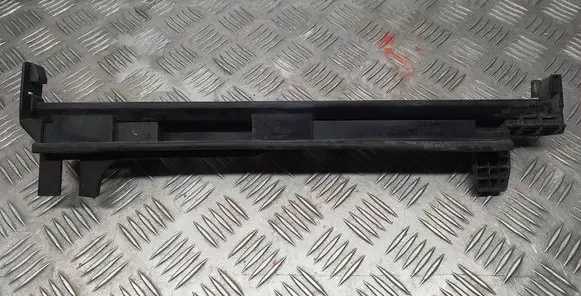 Mercedes-Benz E W212 Radiator mount bracket 0477902904