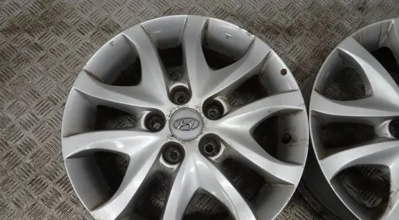 Hyundai i30 R16 alloy rim 529102L200