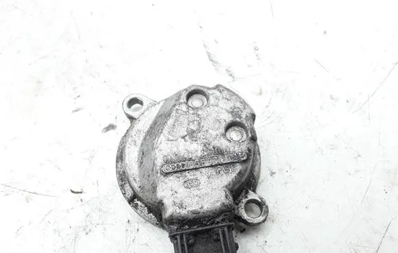 Volkswagen PASSAT B5 Camshaft position sensor 0232101024 058905161B