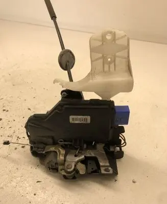 Volkswagen Caddy Front door lock 3D1837016