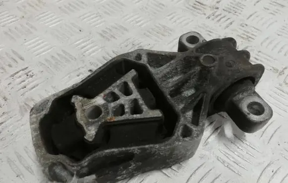 Mercedes-Benz B W246 W242 Engine mount bracket 2462401209