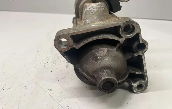 Opel Vivaro Starter motor