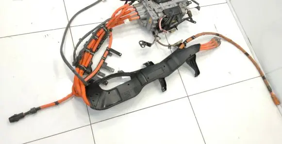 Voltage converter inverter