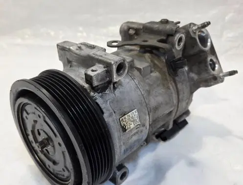 Opel Crossland X Air conditioning (A/C) compressor (pump) 9675657880
