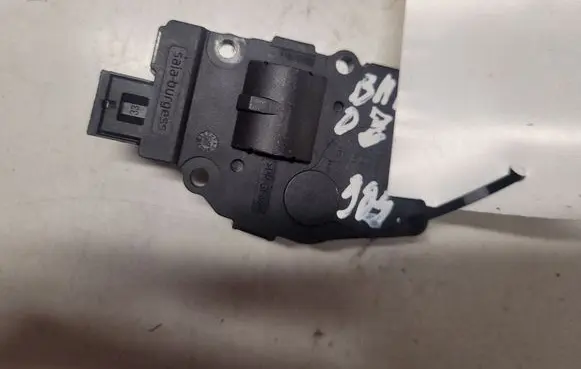 BMW 1 E81 E87 Air flap motor/actuator EFB332 01092008 CZ1139300711