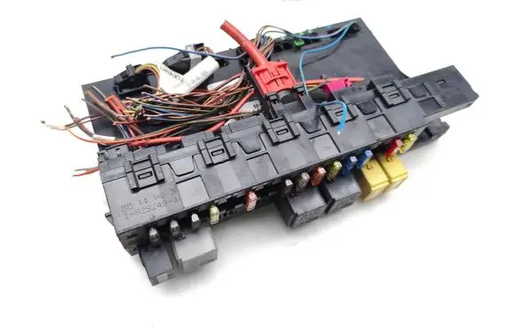 Mercedes-Benz CLS C219 Fuse module 2115459301 5DK00804749