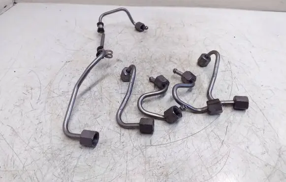 Mercedes-Benz GLA W156 X156 Fuel injector supply line/pipe 