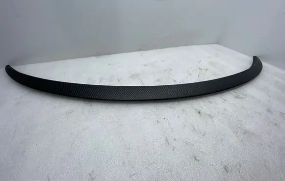Tailgate/trunk spoiler