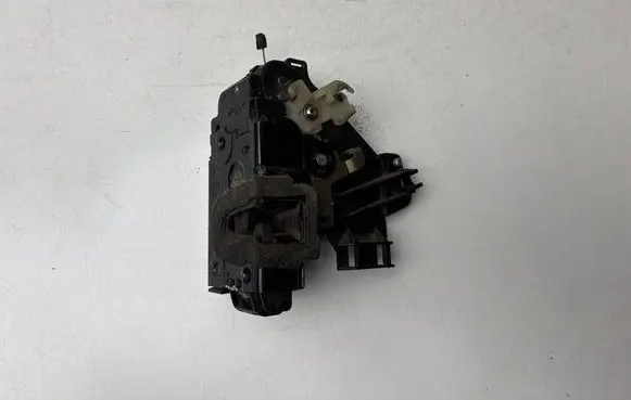 Skoda Fabia Mk1 (6Y) Front door lock 3B1837015