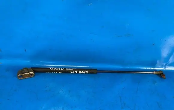 Toyota Prius (XW20) Shock absorber/damper mounting bracket 689500W203