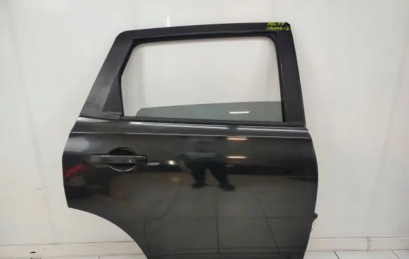 Nissan Qashqai+2 Rear door 