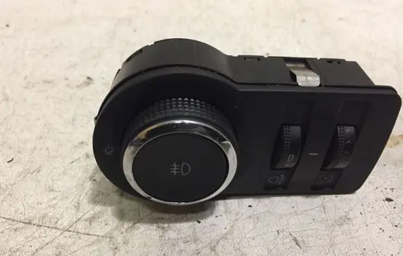 Fog light switch
