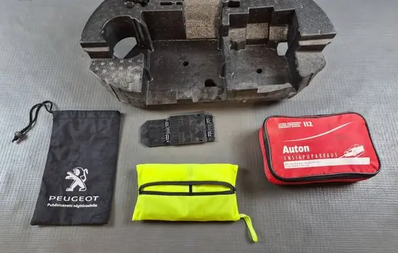Peugeot 208 II Glove box in trunk 9830784380 9656869080