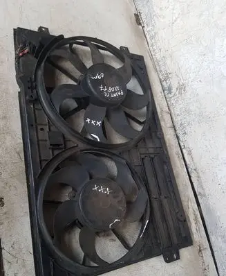 Volkswagen PASSAT CC Radiator cooling fan shroud