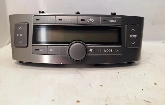 Toyota Avensis T250 Climate control unit 5590005270 MB1465704433