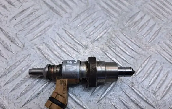 Toyota Verso Fuel injector 2371026011 2371026012