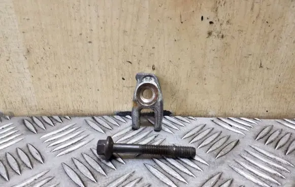 Renault Scenic III - Grand scenic III Fuel Injector clamp holder