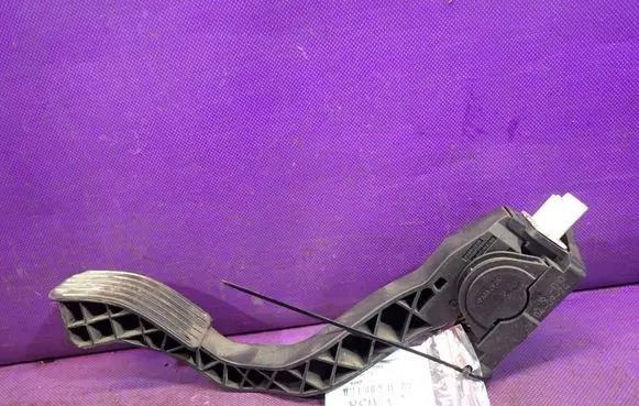 Citroen C3 Accelerator throttle pedal 9645702180