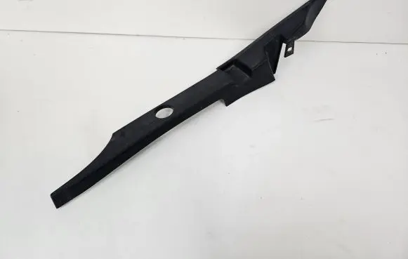 Chevrolet Volt I Fender end trim 22774562
