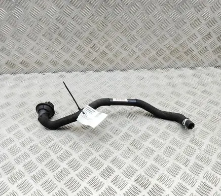 Aston Martin DBX Engine coolant pipe/hose MY8318D334BA